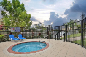 Отель K Resort Surfers Paradise Apartments  Серферс-Парадайс